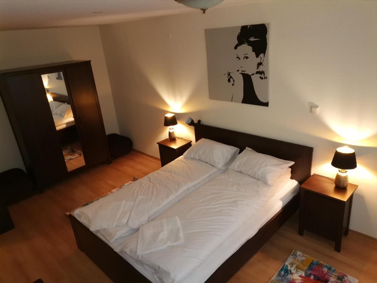 Apartment Ana/ Апартамент Ана パンポロボ エクステリア 写真