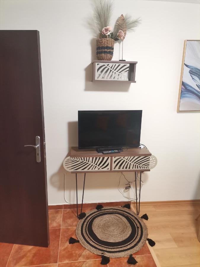 Apartment Ana/ Апартамент Ана パンポロボ エクステリア 写真