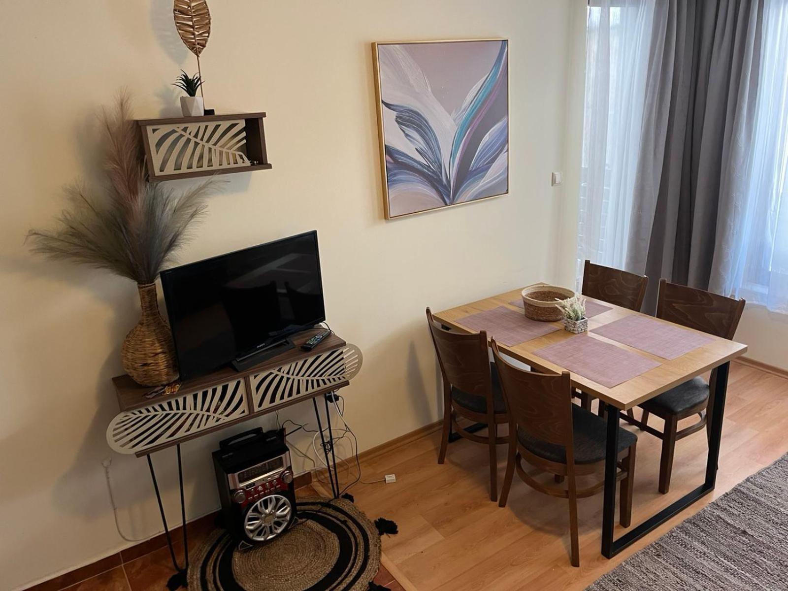 Apartment Ana/ Апартамент Ана パンポロボ エクステリア 写真
